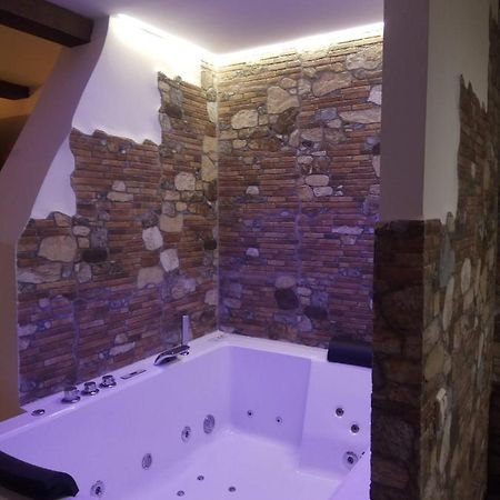 Suite Love Jacuzzi Уседа Экстерьер фото