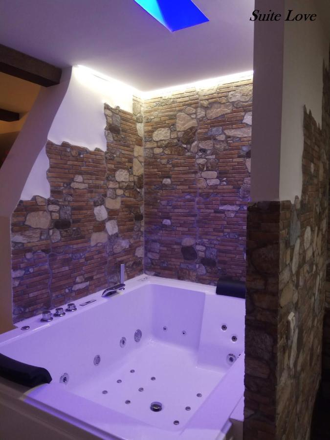 Suite Love Jacuzzi Уседа Экстерьер фото